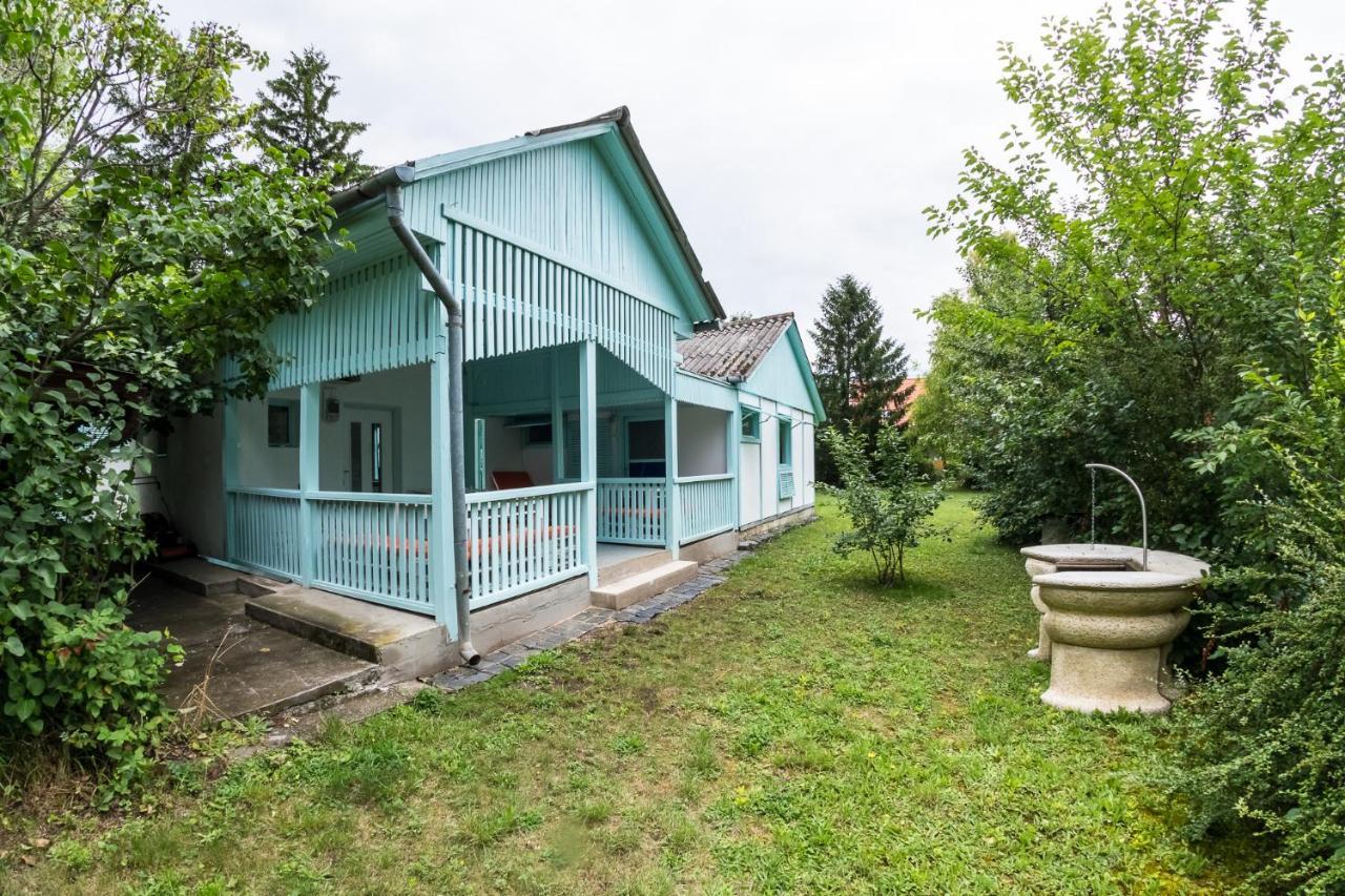 מלון Balatonalmádi Penge Bungalok מראה חיצוני תמונה